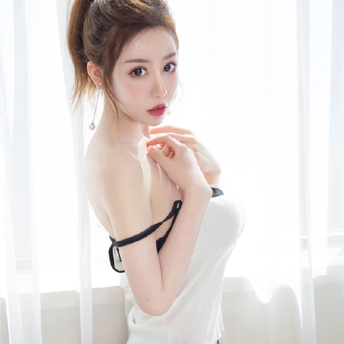 我的天才女友 封面